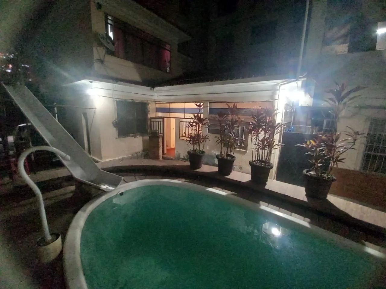 AP mobiliado de 1 qto nessa vila com piscina - Foto 2