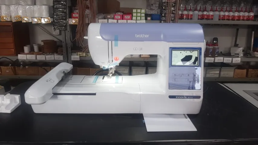 Máquina De Bordar Brother Be915l Eletrônica Computadorizada 127/220v