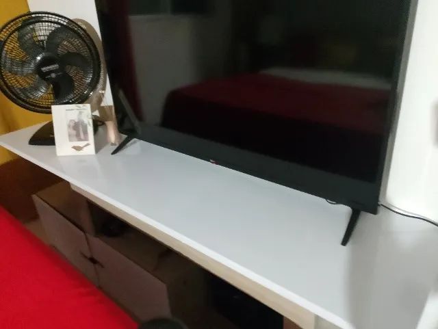 Smart tv com avaria 50" - Foto 4