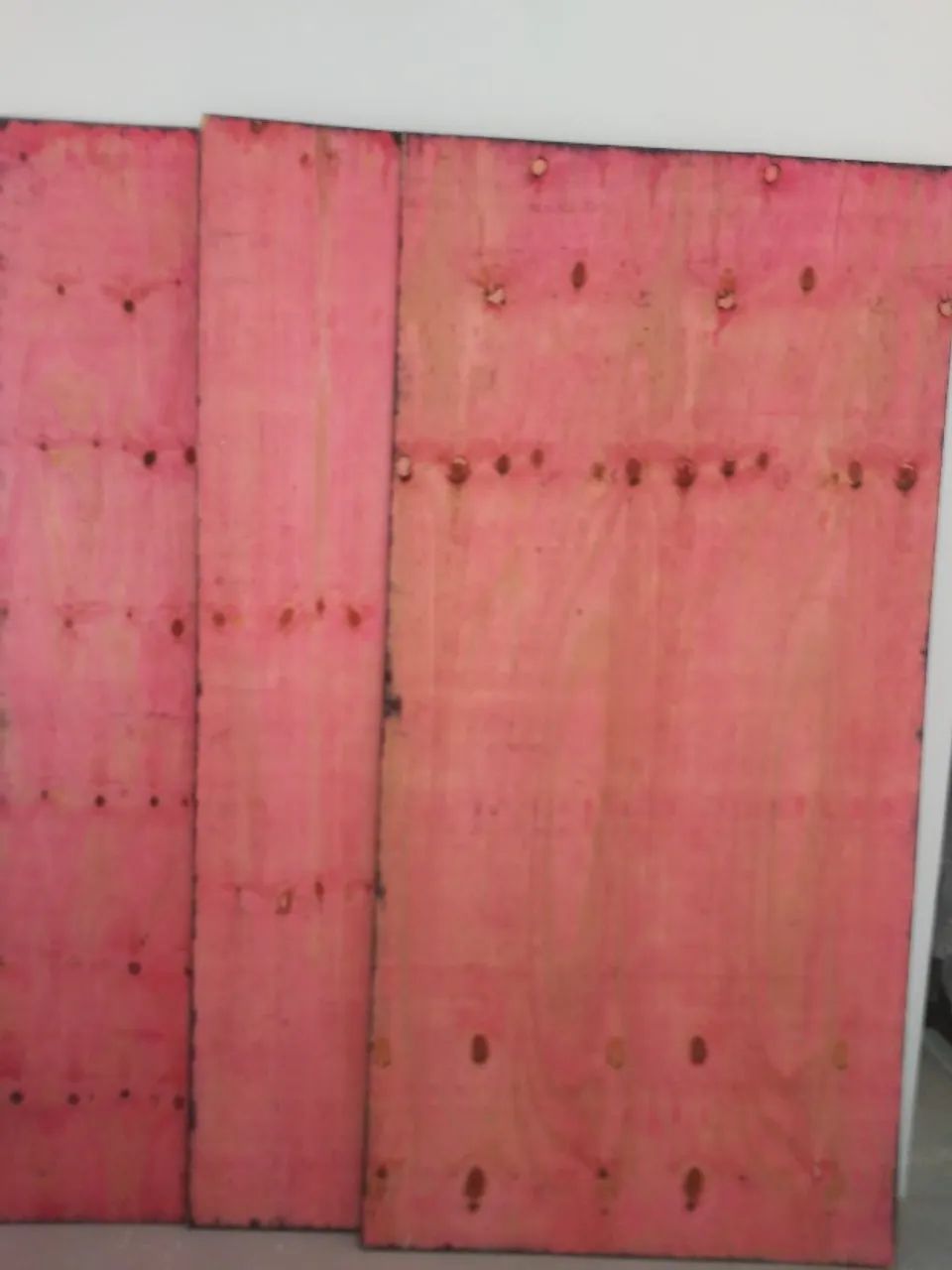 Folha De Madeirite Rosa 1,10x2,20m 9mm novo. 