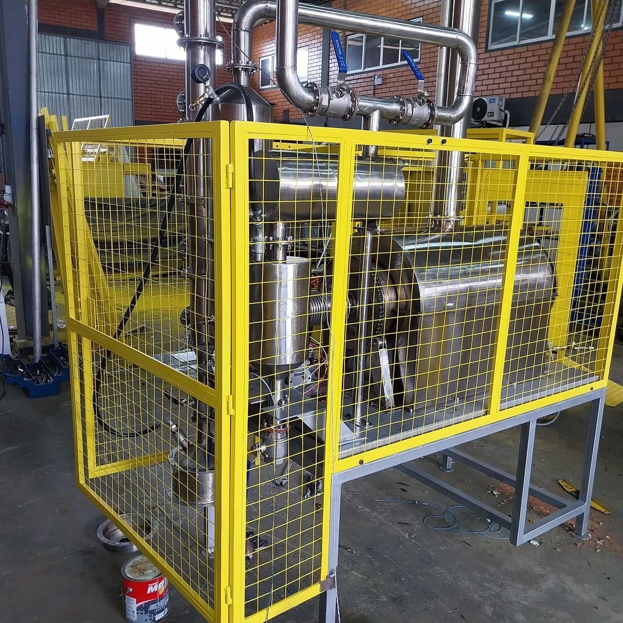 Reator de decomposição termo molecular.