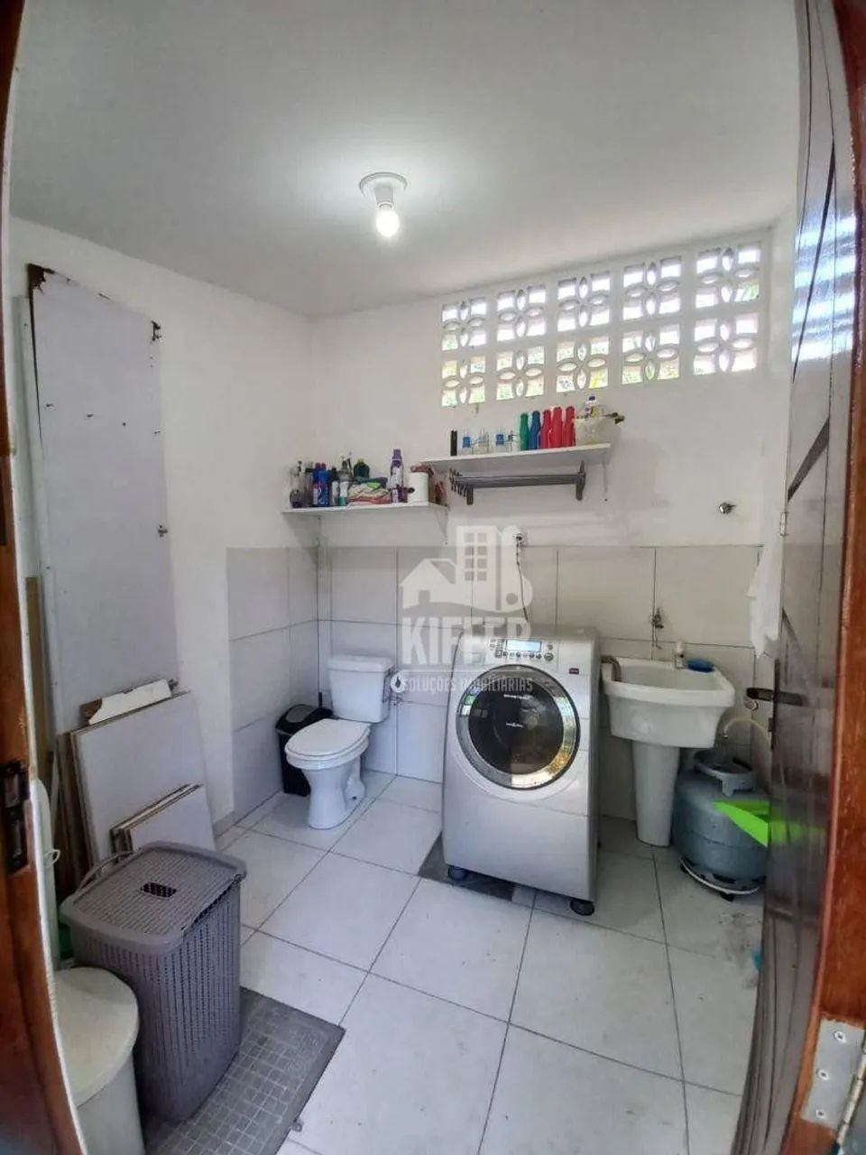 Chácara à Venda com 3 Casas, 5 quartos, Piscina e Área de Lazer, terreno de 1.200,00m² em  - Foto 12