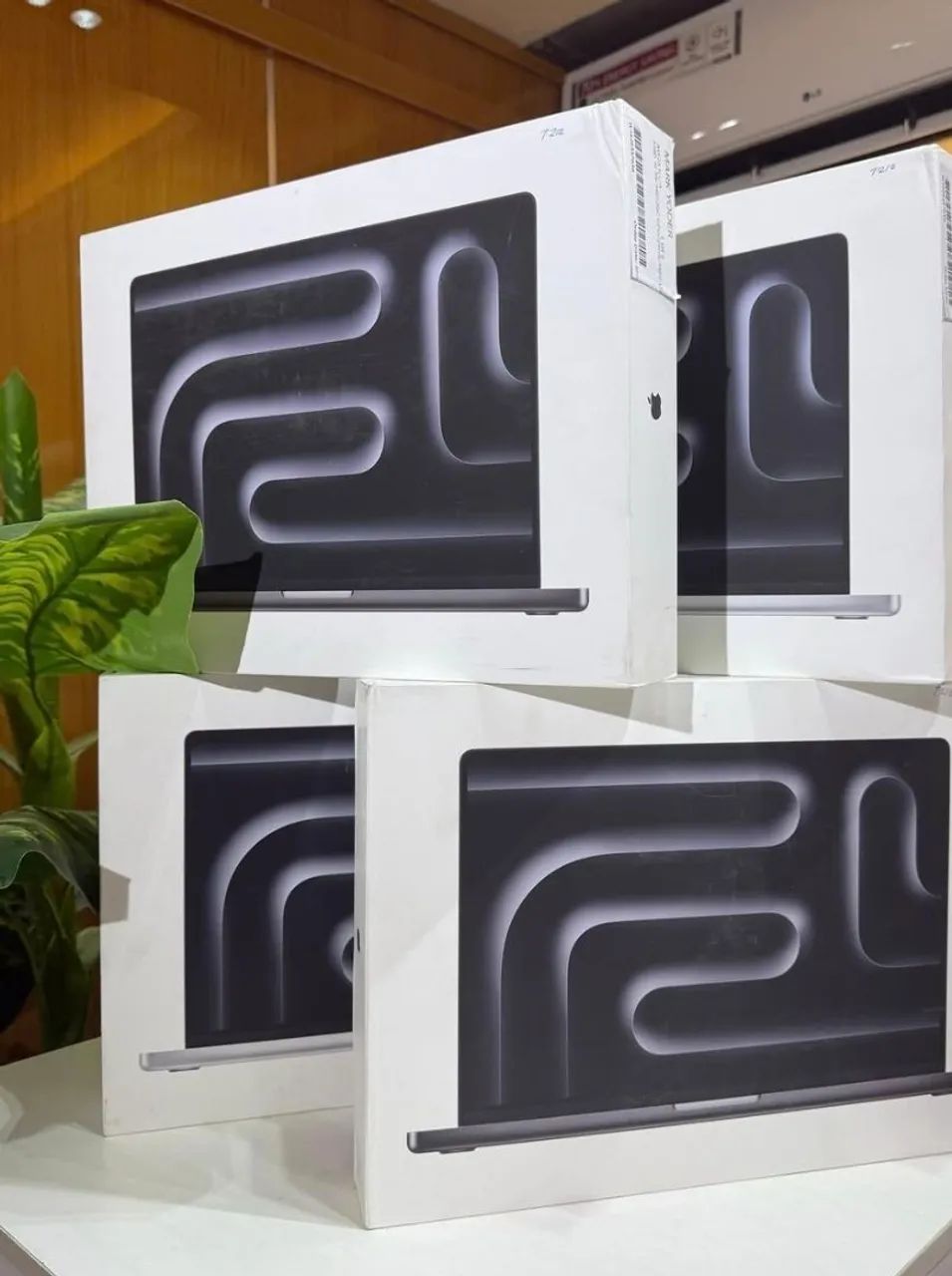 Macbook Pro 14Pol M4 Pro 24GB - 512GB SSD