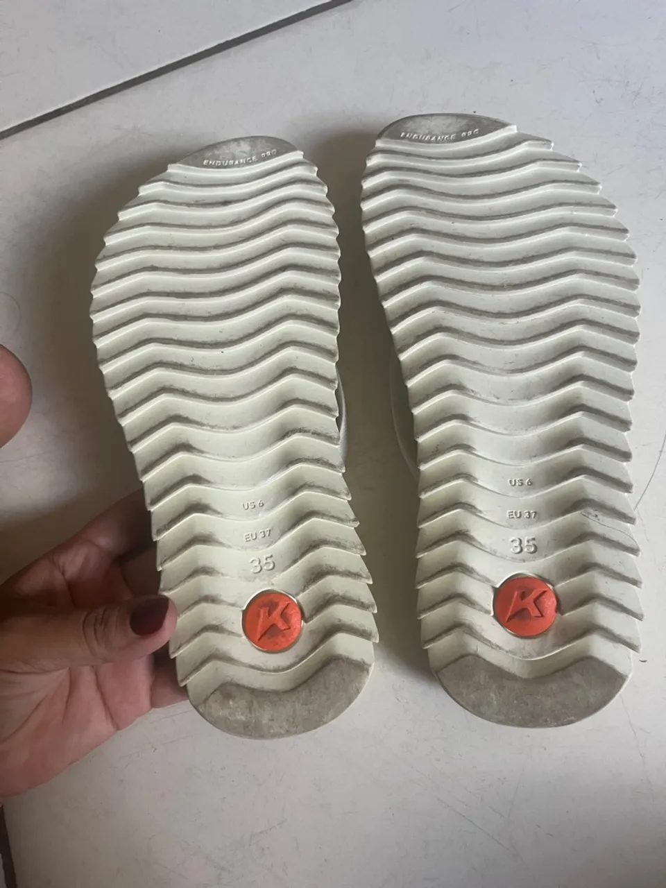 CHINELO KENNER - Tamanho 35