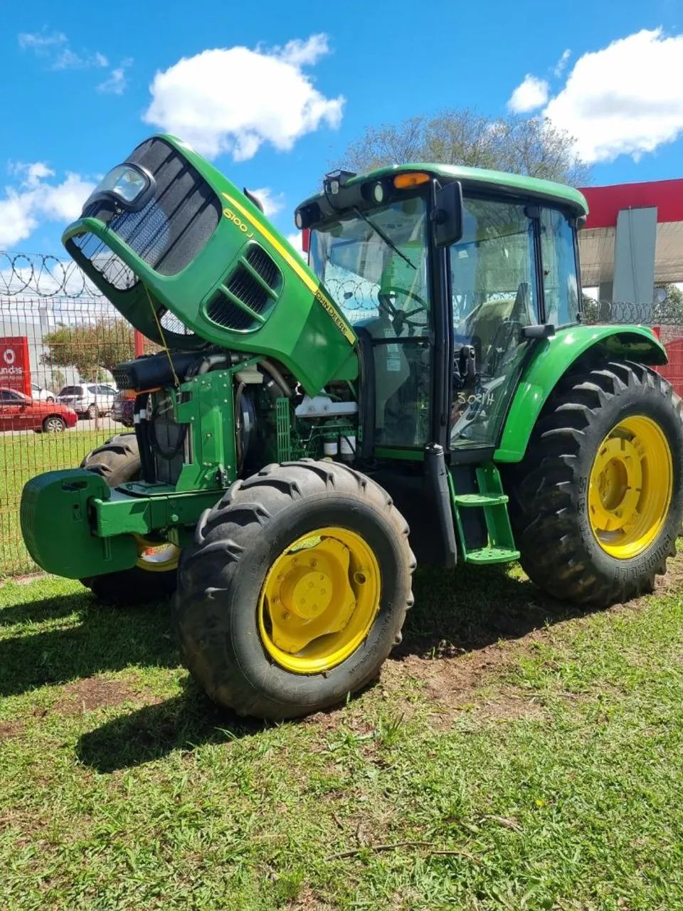 Trator JD 6100J 100CV ANO 2022 CURITIBA 