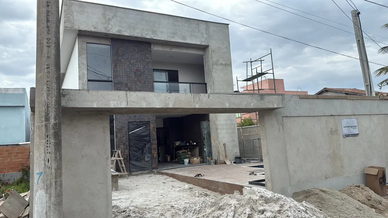 Excelente Casa em Condomínio Fechado 