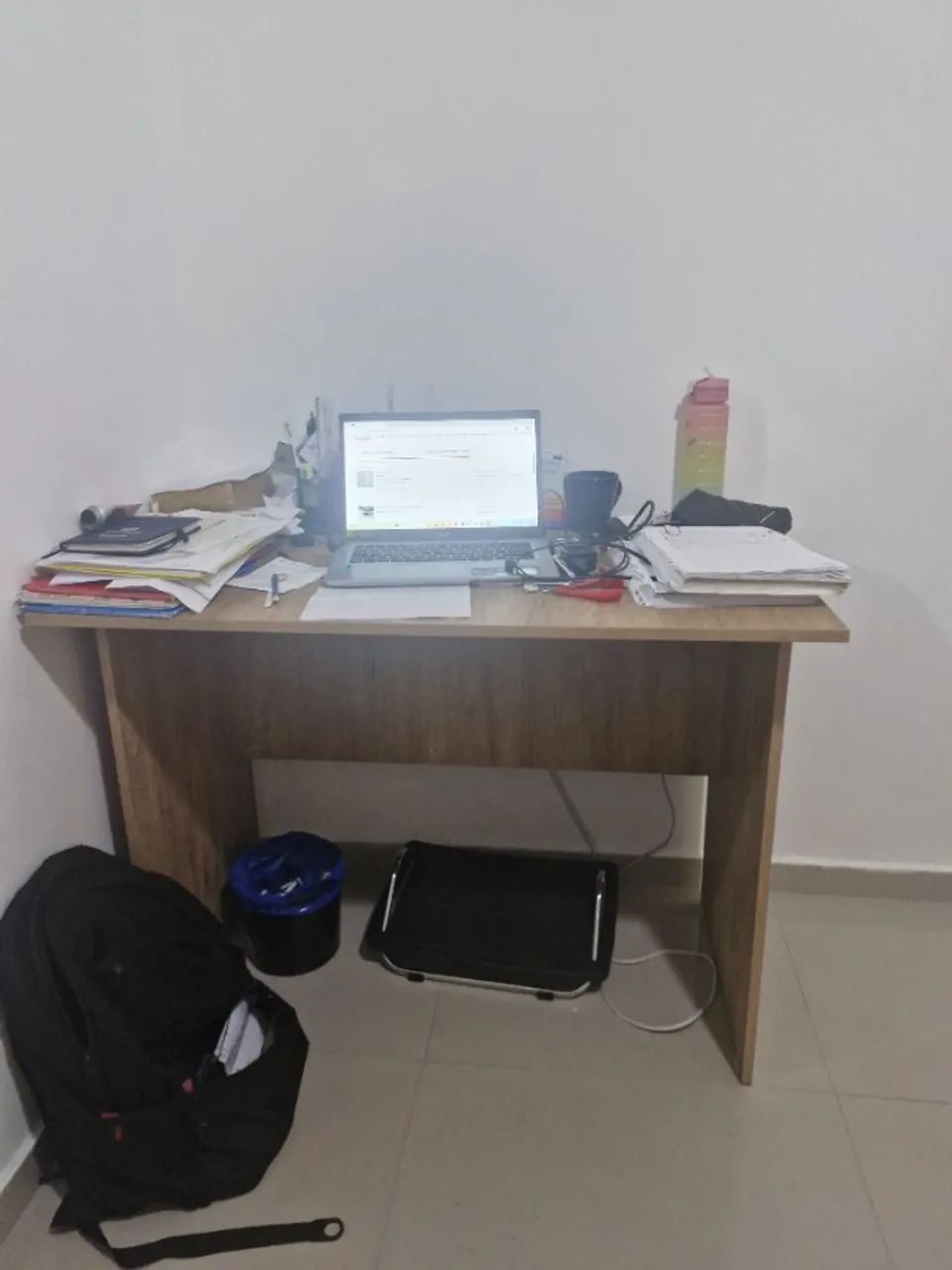 Mesa escritório com chaves nova 