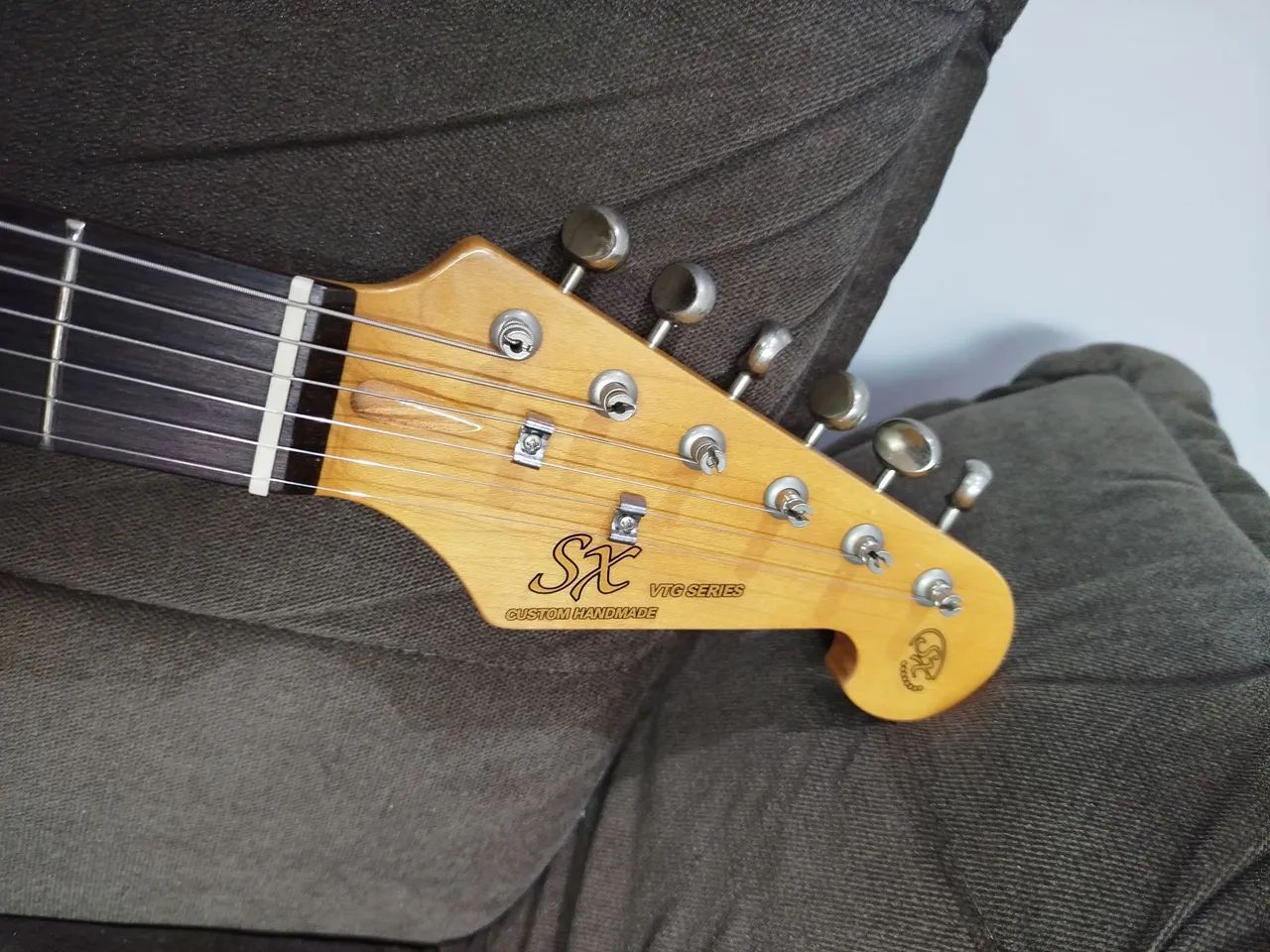 Guitarra Sx Stratocaster zerada - Foto 3