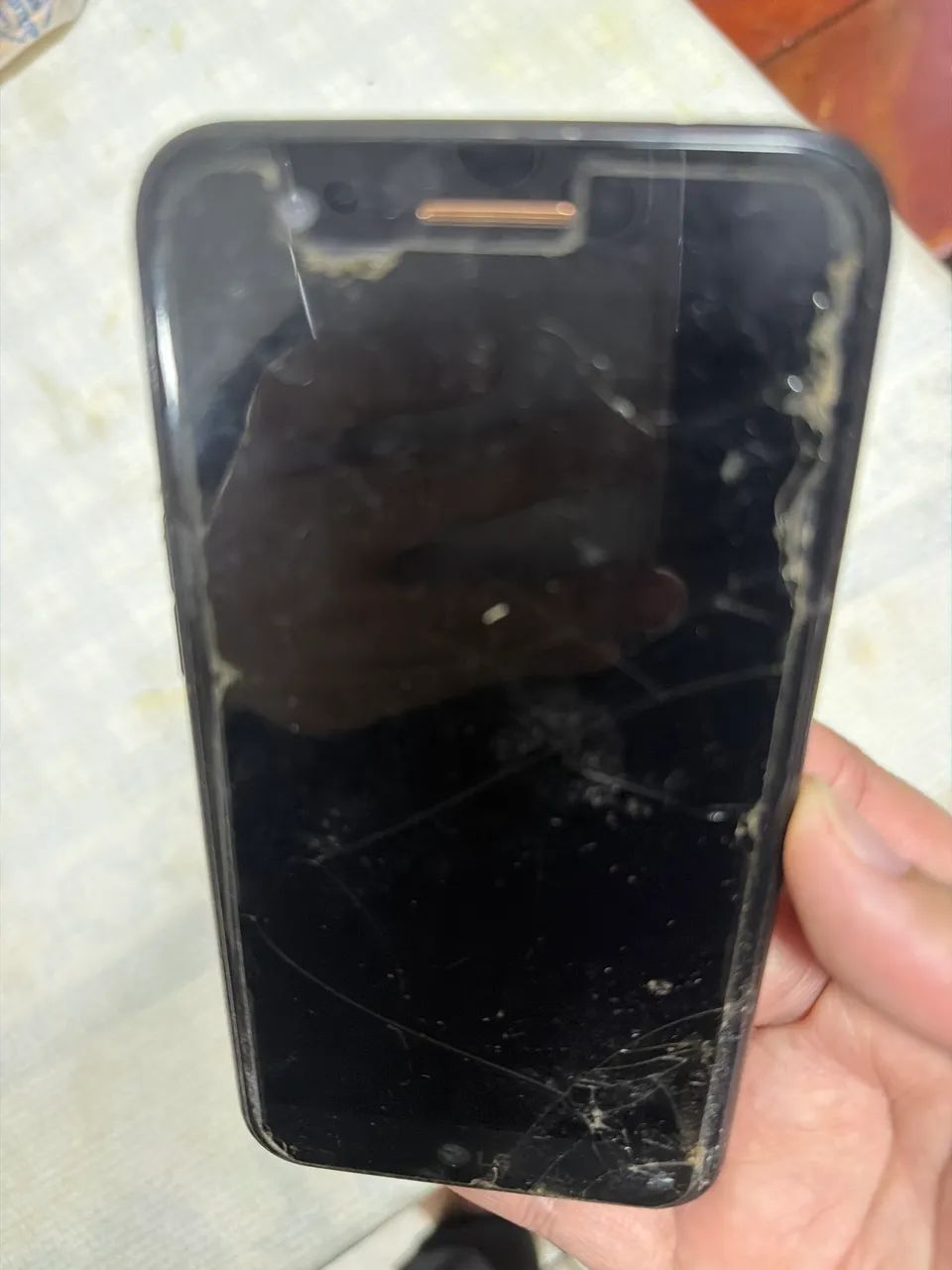 Celular LG para retirar peças 