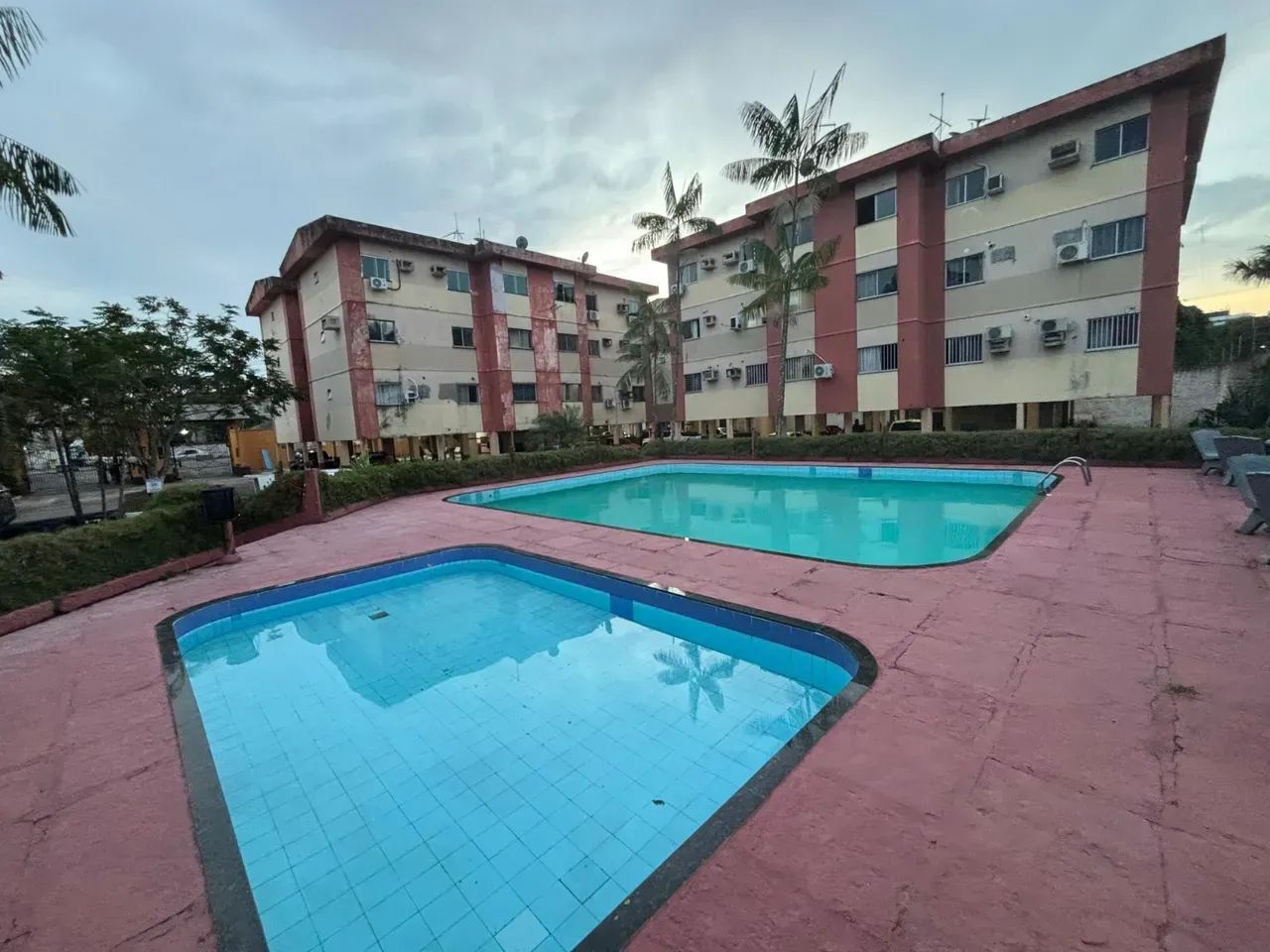 Vendo apartamento nascente no cond. Saint Moritz