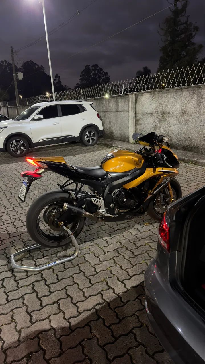 Suzuki Srad 750 - Foto 4