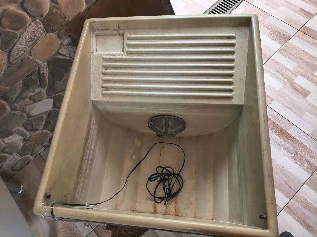 TANQUINHO DE CIMENTO ELÉTRICO COM MOTOR 