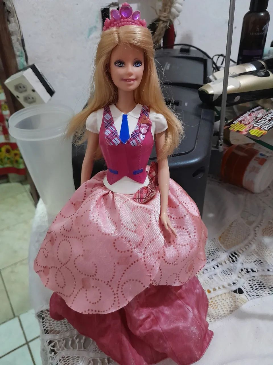 Boneca barbie escola de princesa  - Foto 2