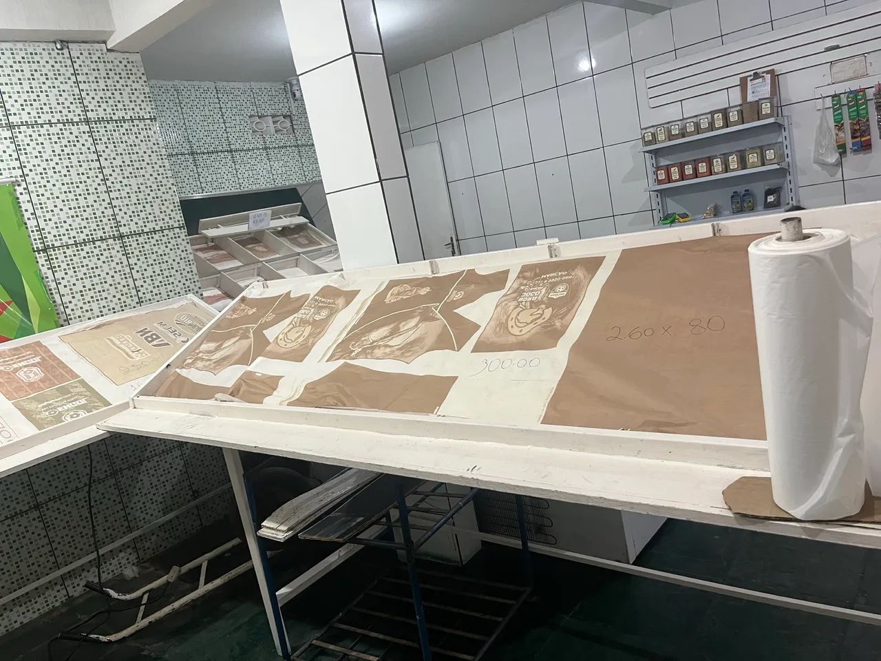 Bancas e espelhos para sacolão  - Foto 4