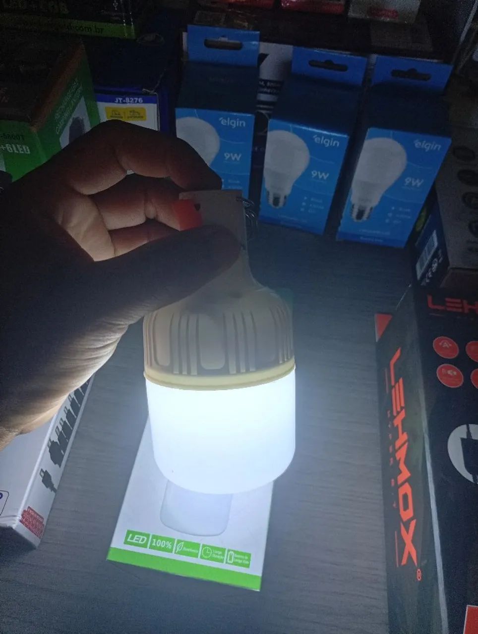 Lâmpada Led Recarregável  - Foto 4