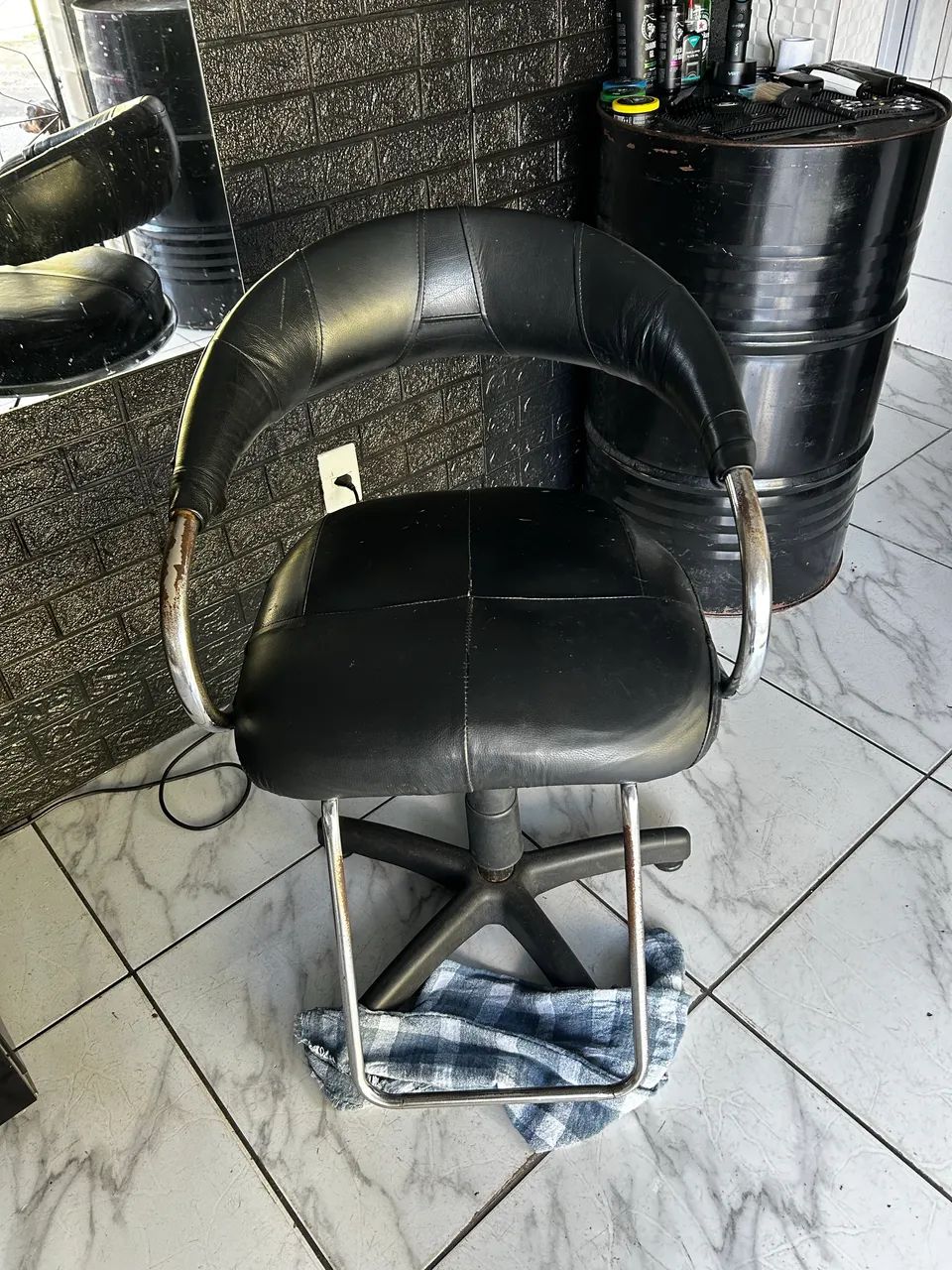 Cadeiras de barbearia - Foto 2