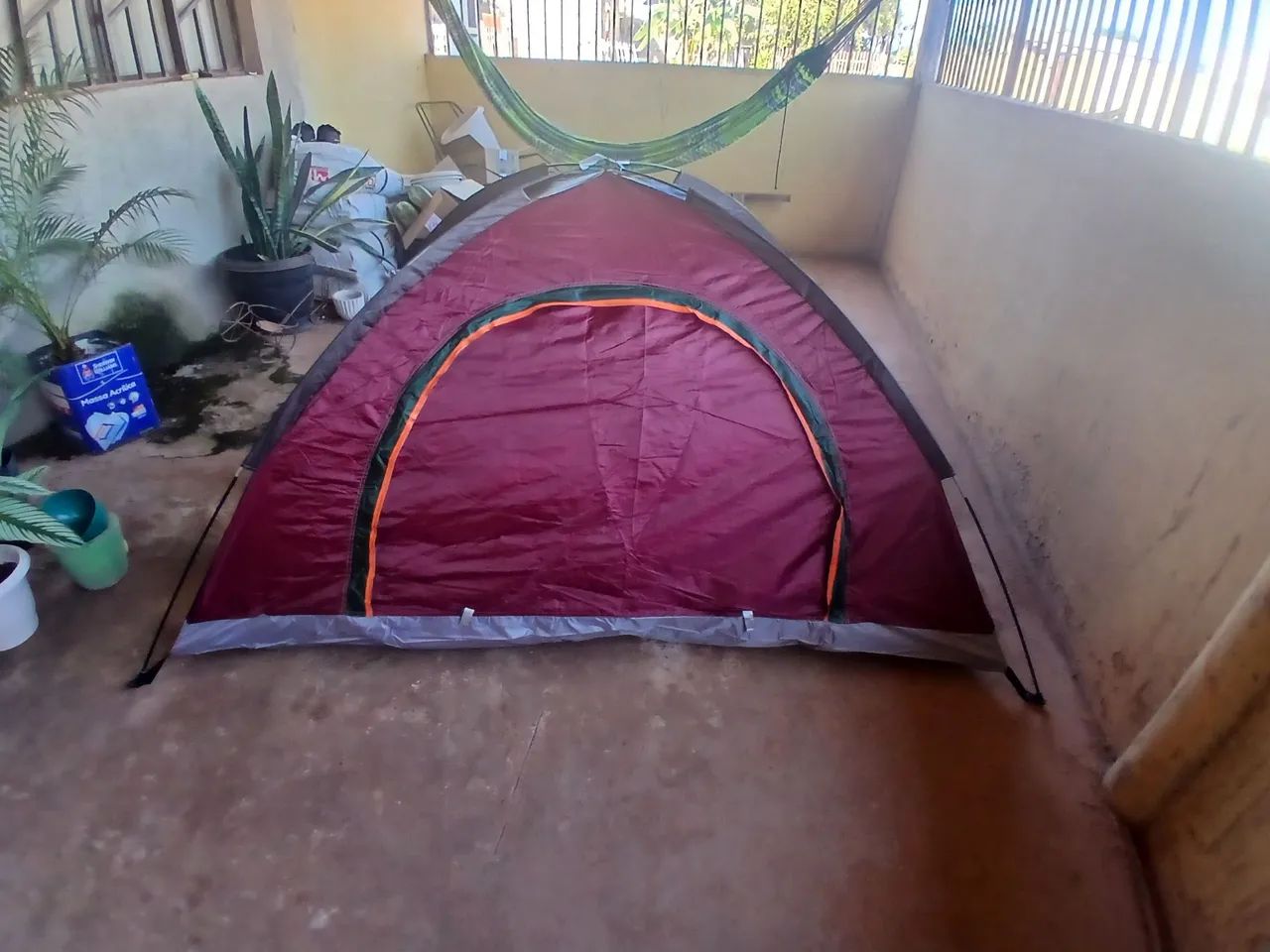 Barraca de camping pra 4 pessoas 