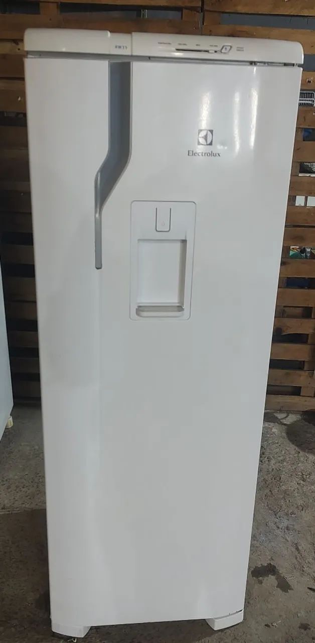 GELADEIRA ELECTROLUX SEMI NOVA 