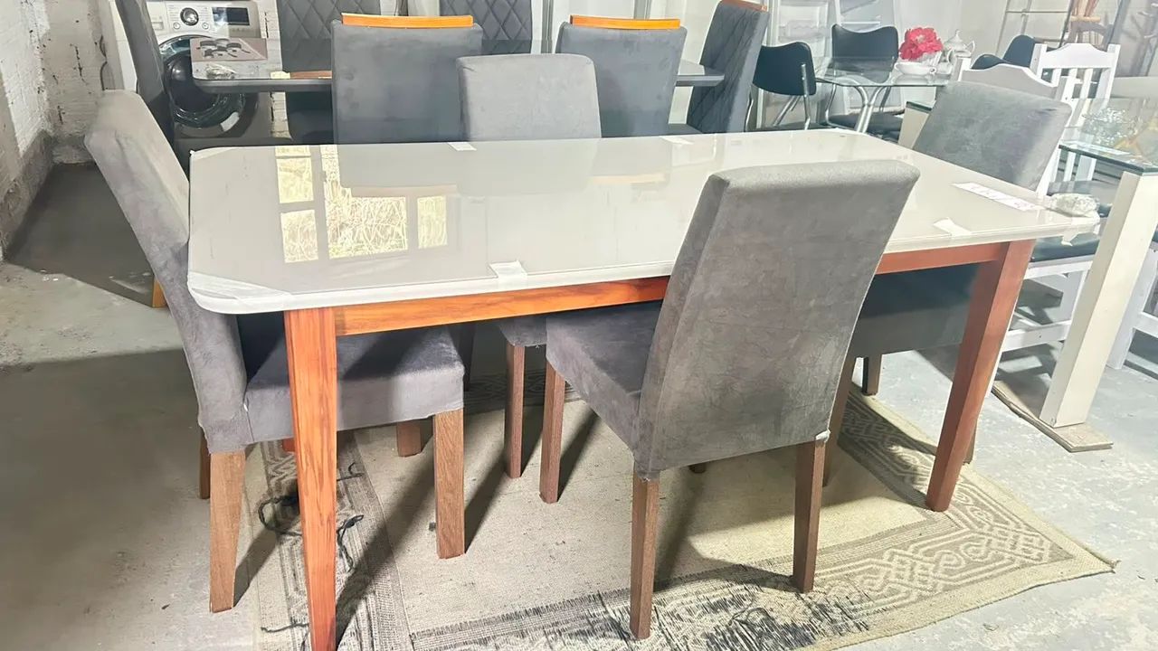 Mesa retangular com 4 cadeiras 