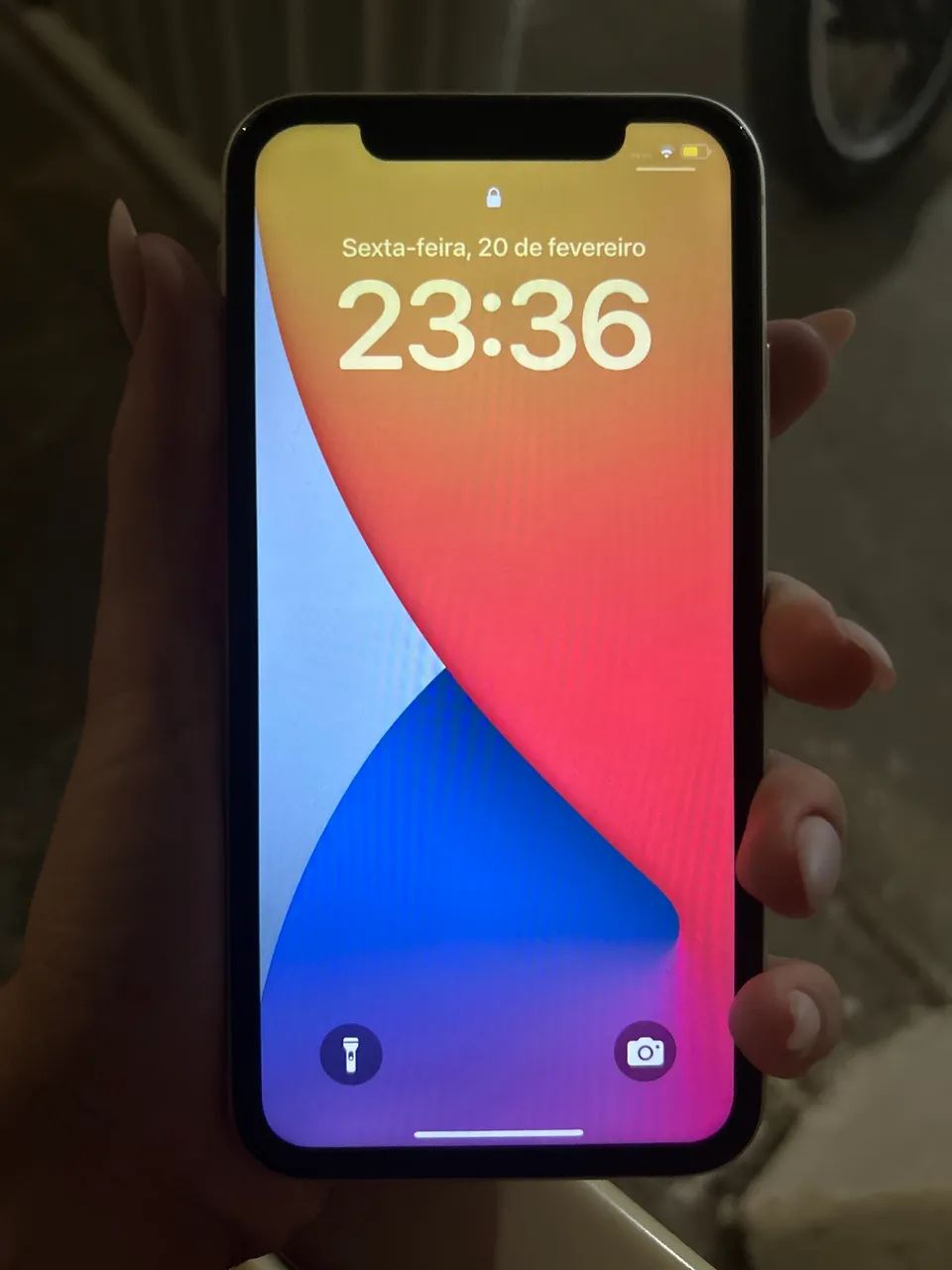 iPhone 11 64g Branco  - Foto 2