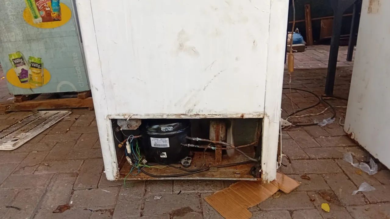 Conserto de geladeira freezer bebedouro e máquina de lavar  - Foto 2