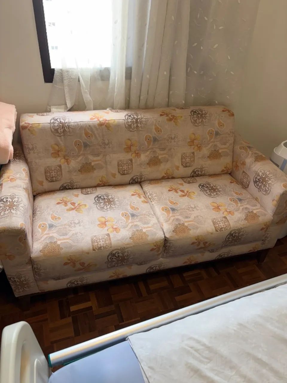 Vendo 2 sofas de dois lugares cada