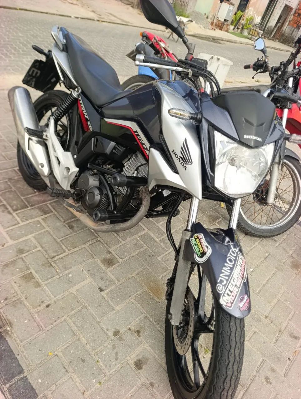 Vendo Titan 2023 