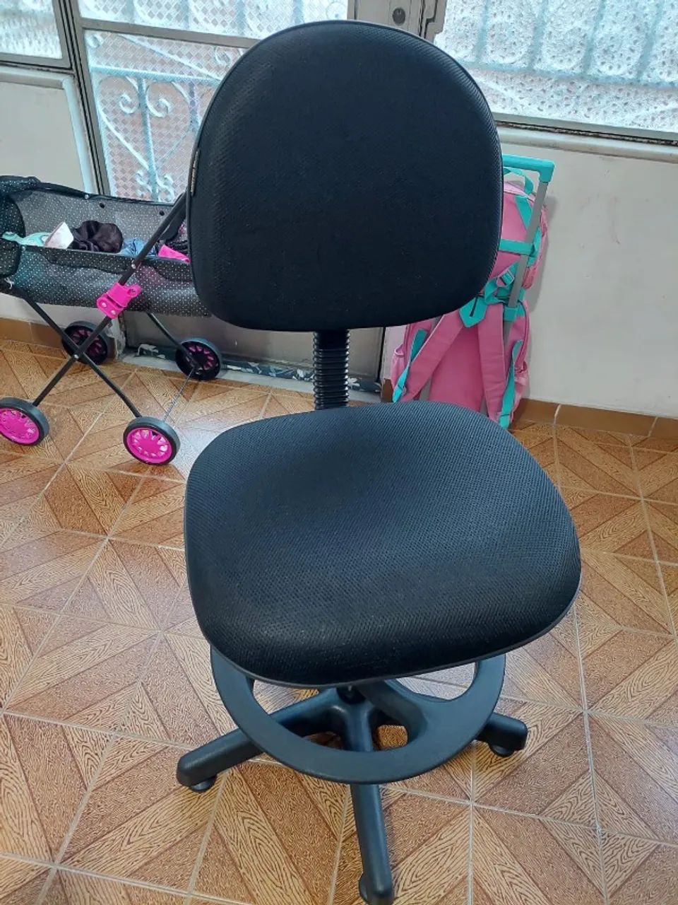 Vendo Cadeira de escritório NOVA - Foto 2
