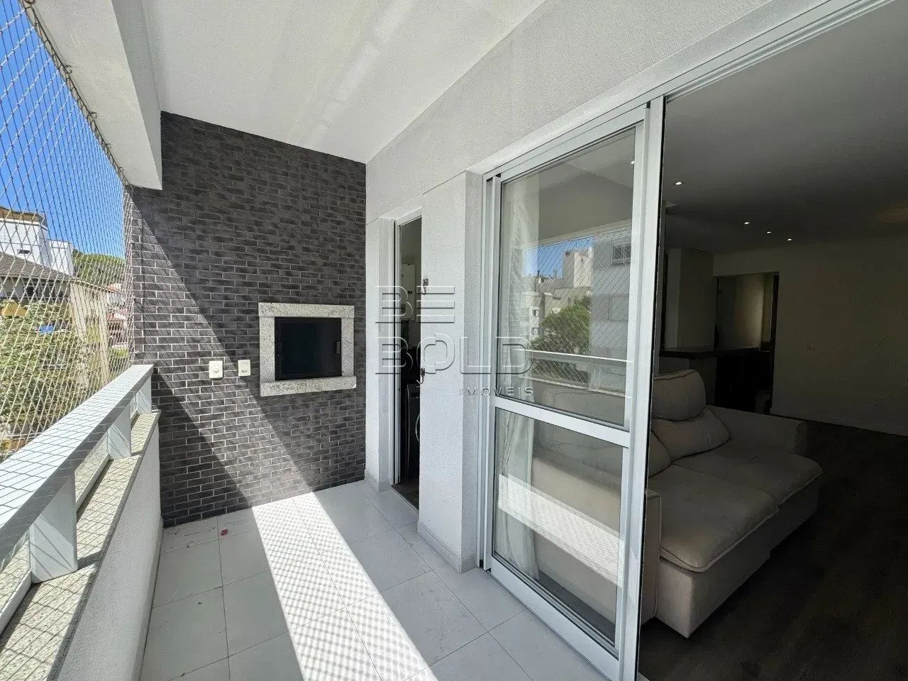 Apartamento com 2 suítes mobiliado no Abraão
