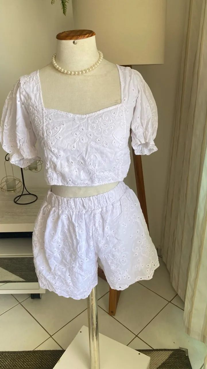 Conjunto branco cropped e short P - Foto 3
