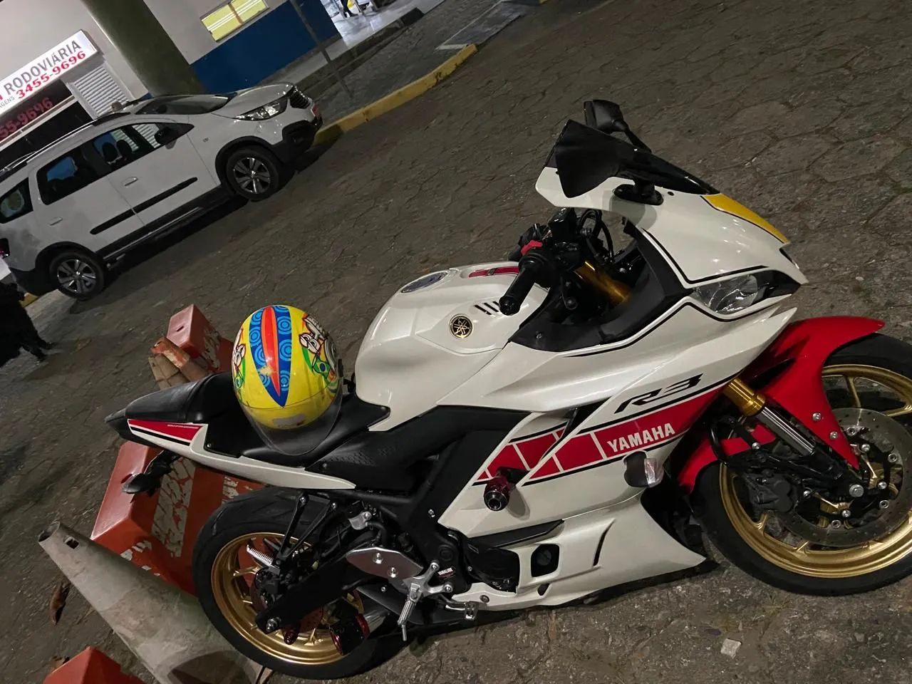 YAMAHA R3 - Foto 5
