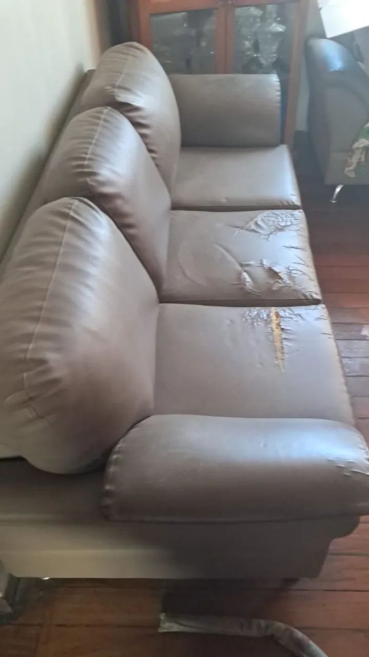 Vendo sofá, mesa e estante urgente  - Foto 2