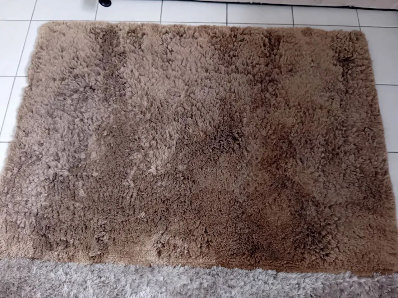 Vendo dois tapetes marrom 1;56/1;39 bege 1;74/1;55 motivo da venda mudança de país  - Foto 5