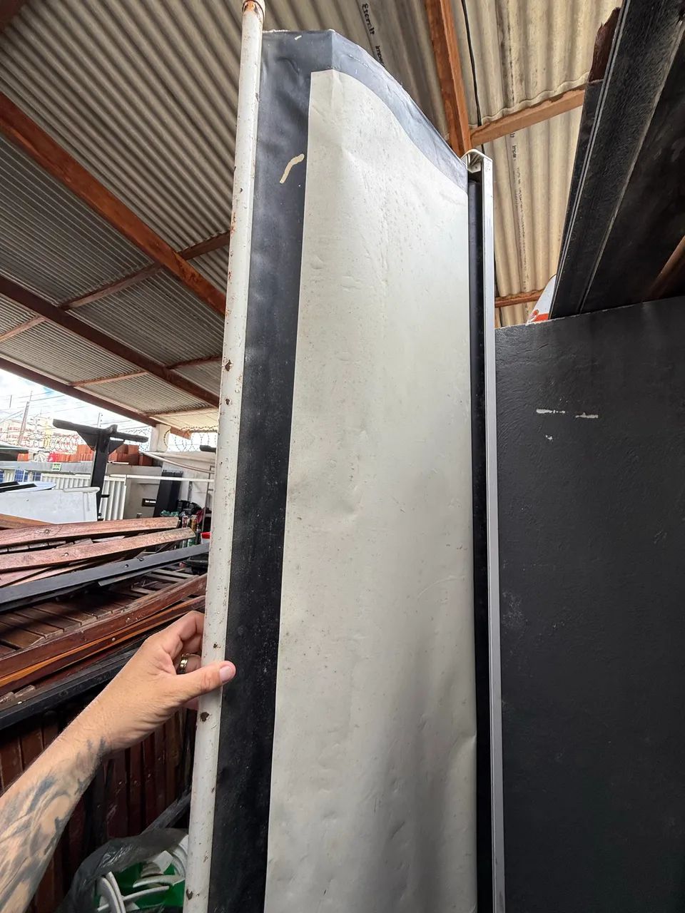 BENQ PROJECTOR + SCREEN402625030364211201