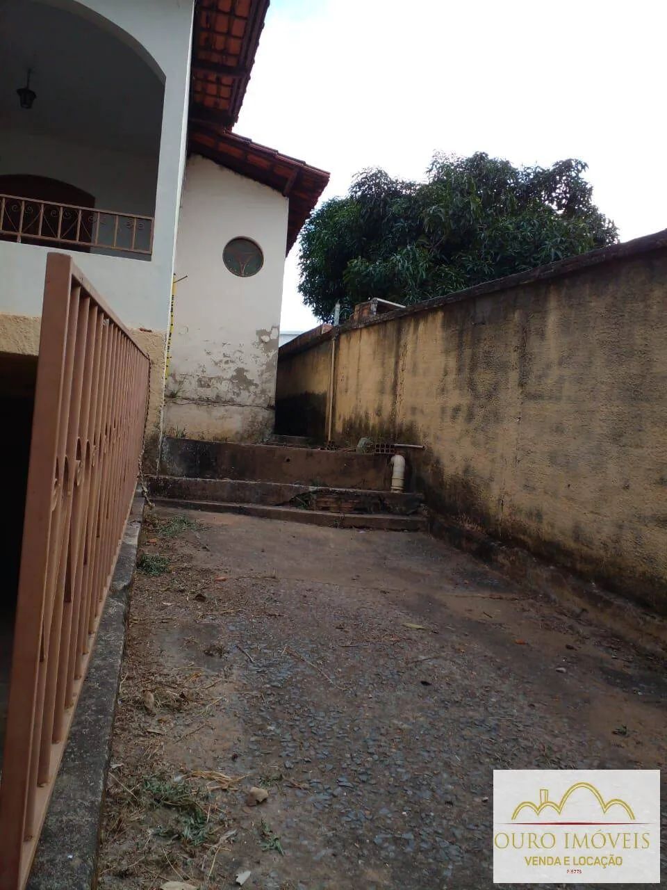 Casa de 03 quartos com varanda e 02 vagas de garagem - Foto 4