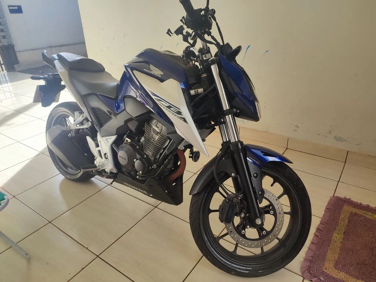 Vendo CB 300F  - Foto 2