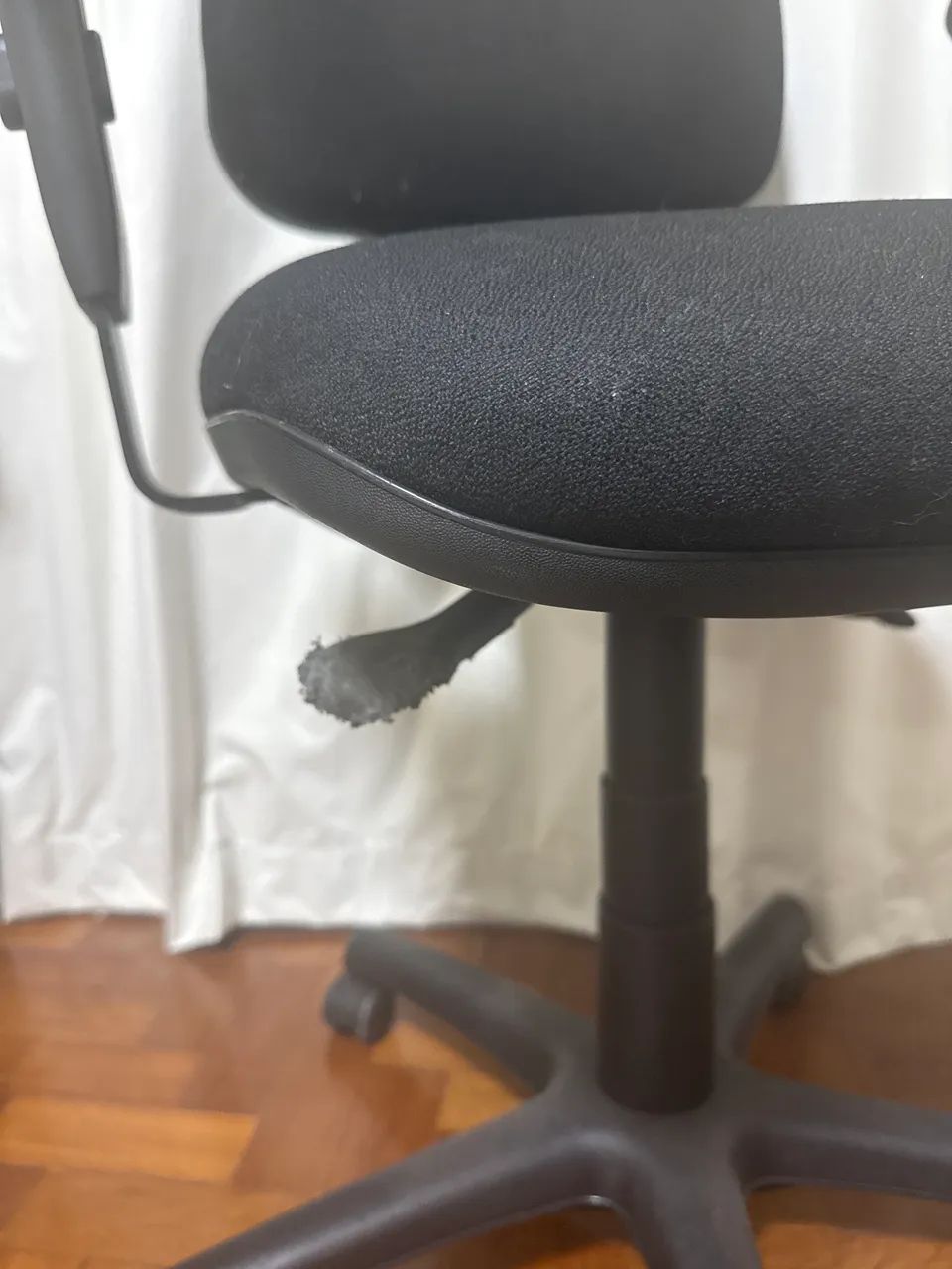 Cadeira de escritório de rodinhas - Foto 4