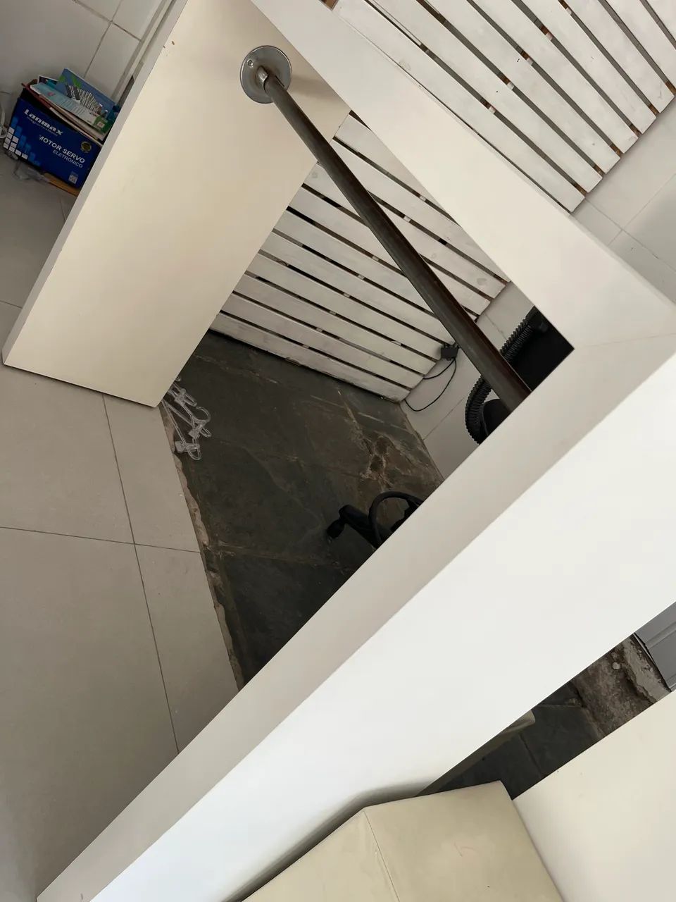 Balcão com cabideiro 