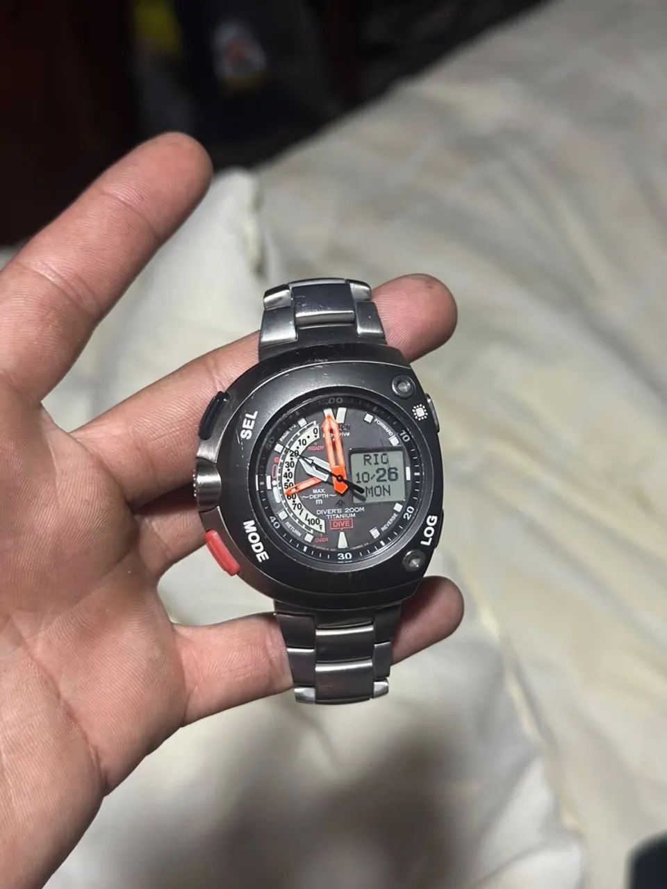 Citizen meia lua full titanium 