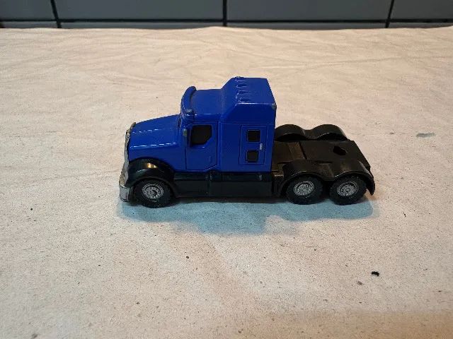 Caminhao Fastlane 1/64  - usado sucata  - leia - Foto 5