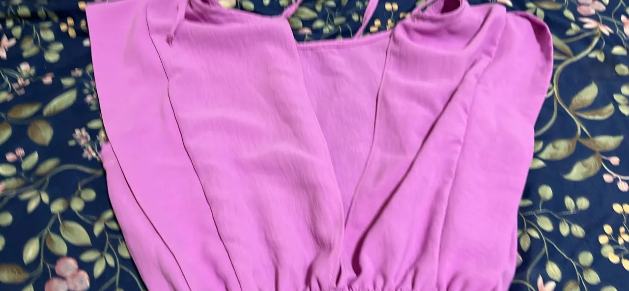 Vestido Curto Feminino Lilás com Elástico na Cintina (Tecido Leve)