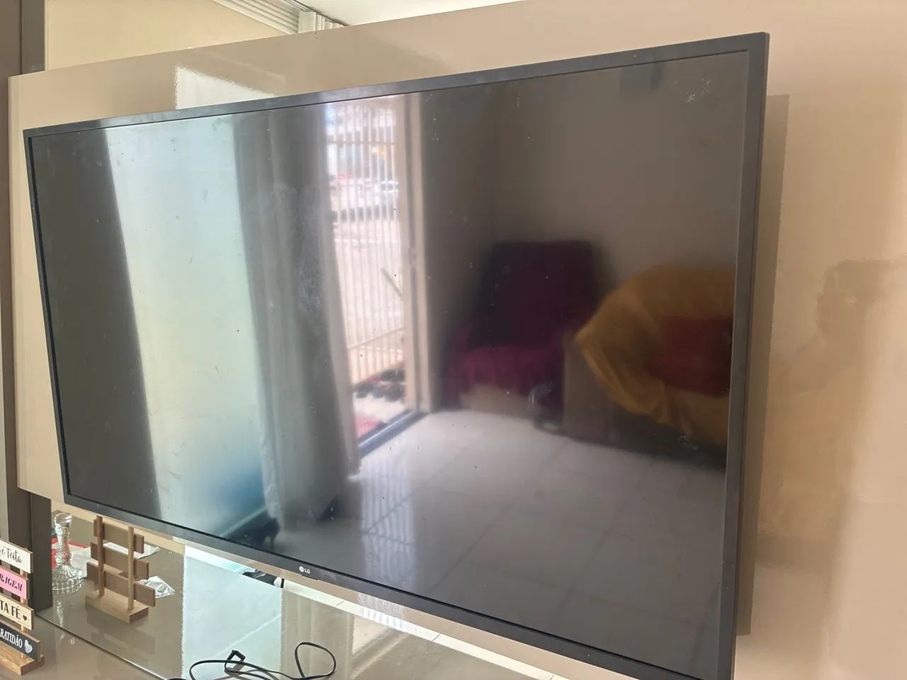 Vendo SMART TV LG com defeito na tela