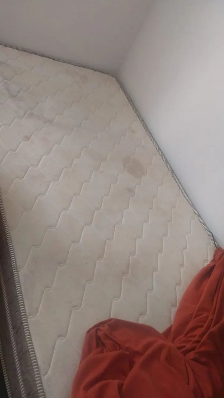 Vendo cama box de solteiro 250 