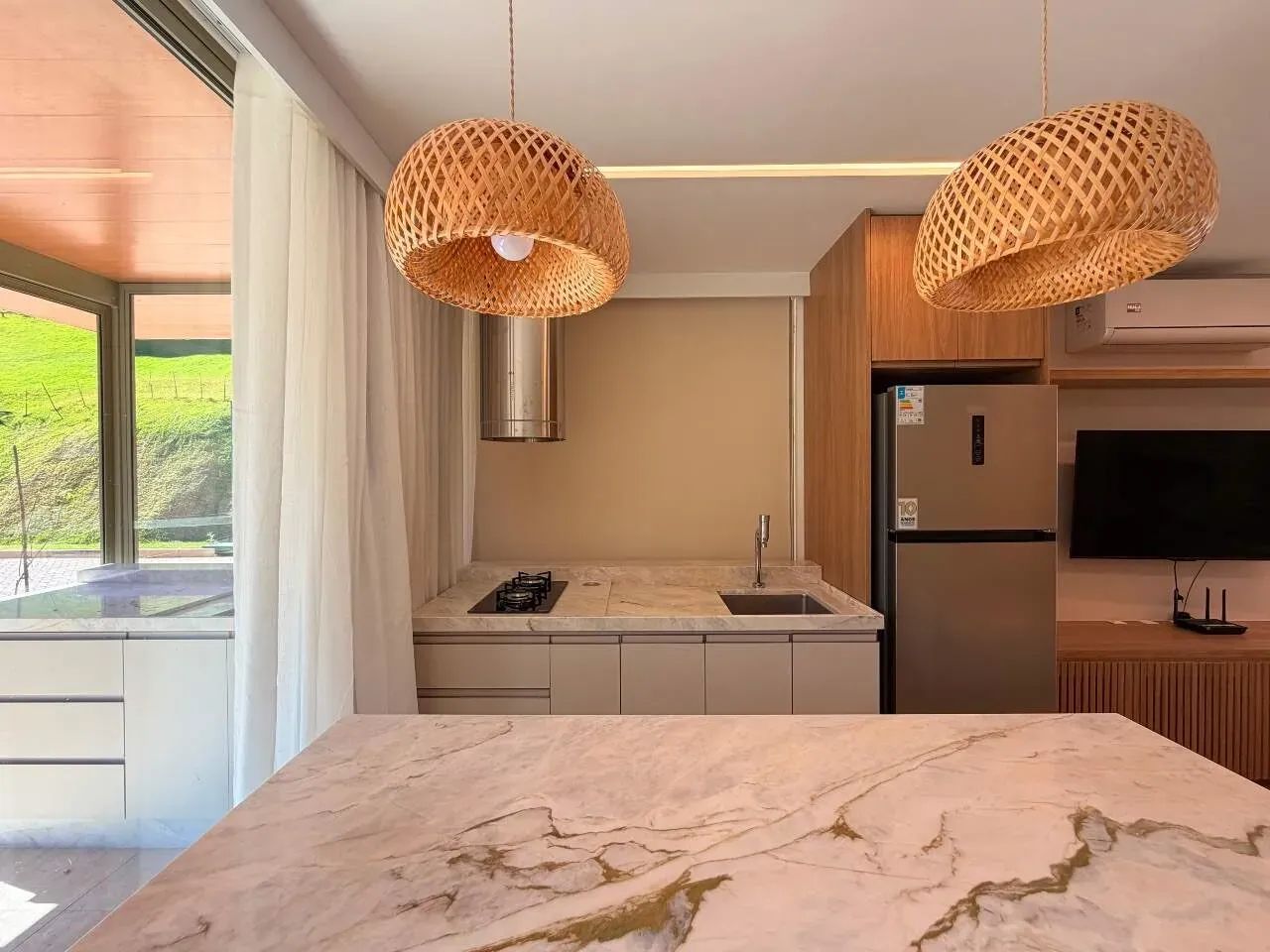 Exclusividade e Sofisticação em Meio à Natureza com Varanda com Spa - Foto 4