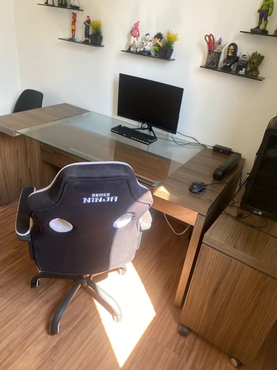 Mesa de vidro com cadeiras  - Foto 4