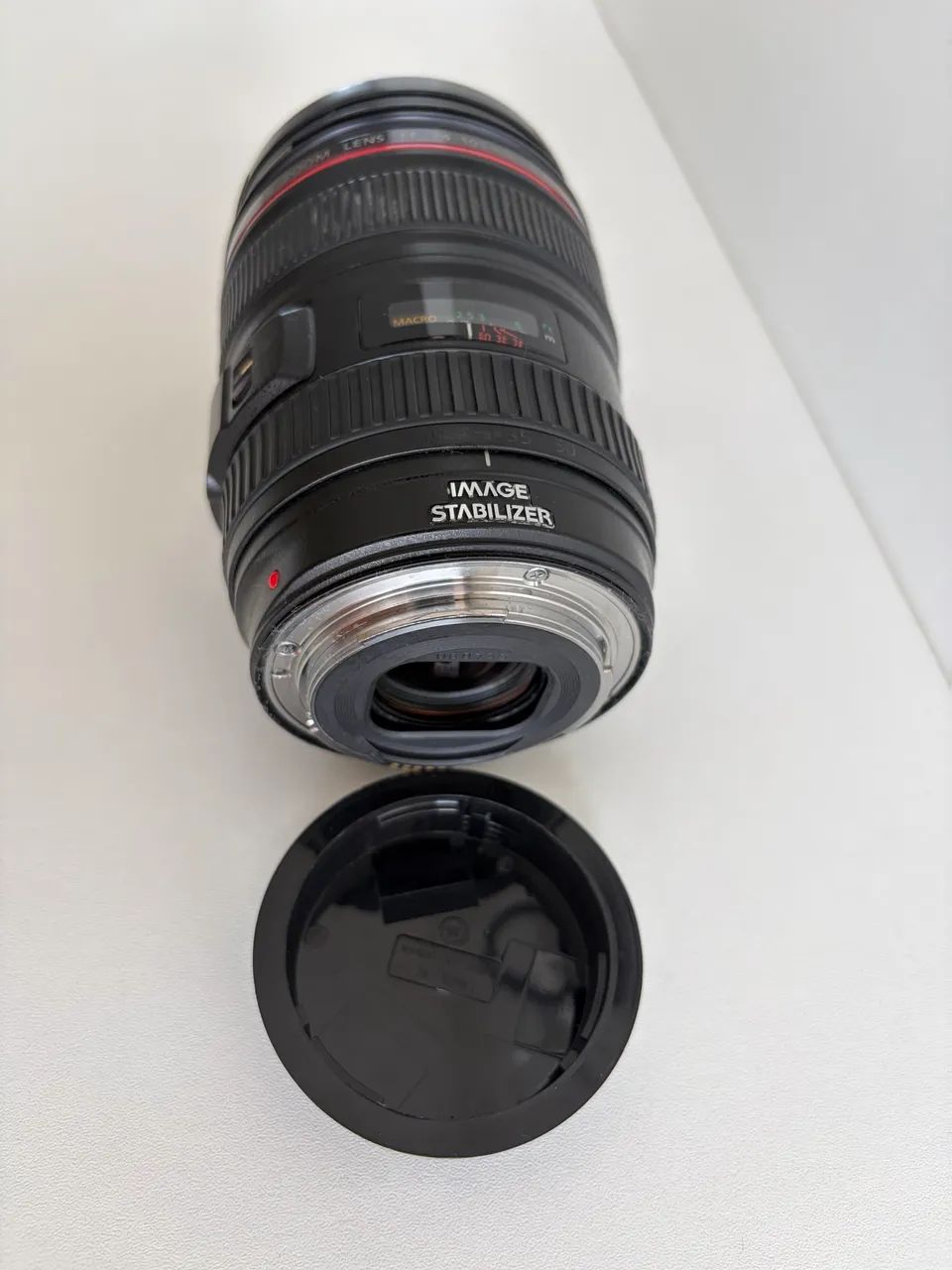 Canon EF 24-105mm f/4L IS USM (primeira versão, com anel vermelho