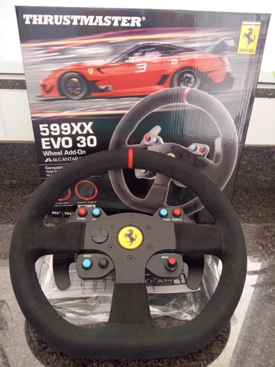 Volante Thrustmaster 