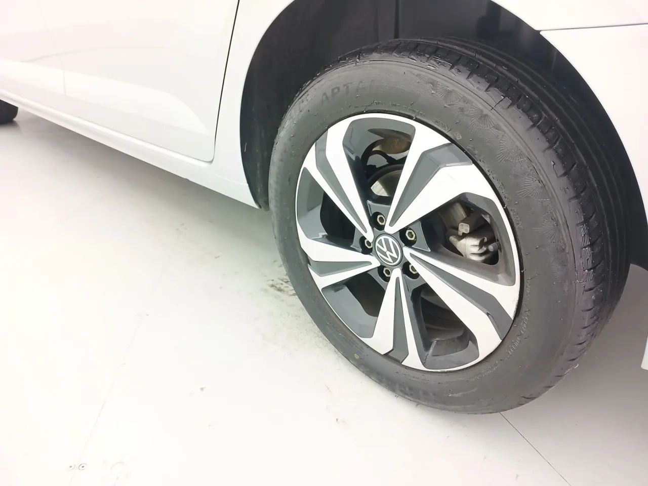 Volkswagen Virtus TSI 1.0 Flex 12V 4p Aut., foto 12 de 18