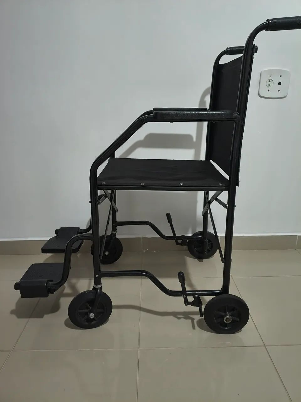 Cadeira de rodas. - Foto 3