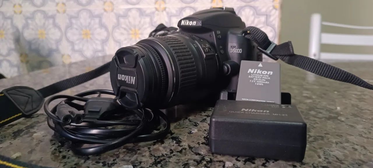 Nikon D5000
